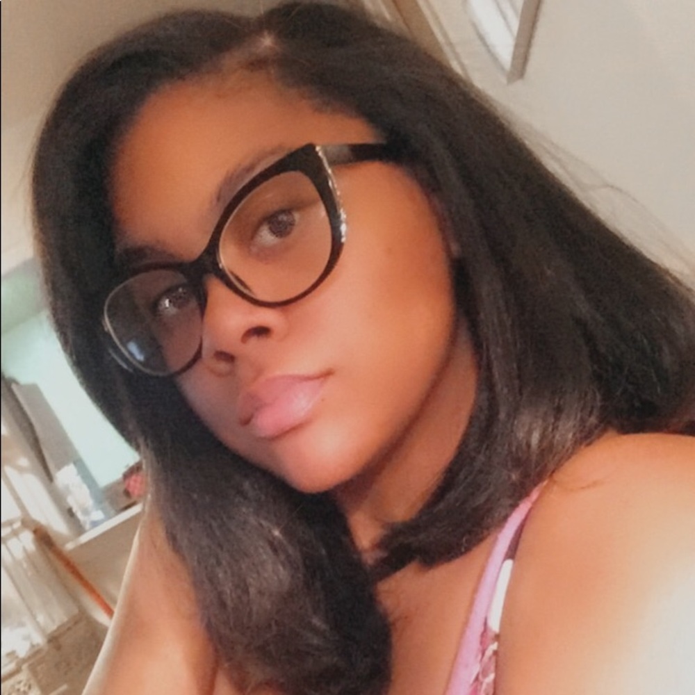 Meet your Posher, Jasmine